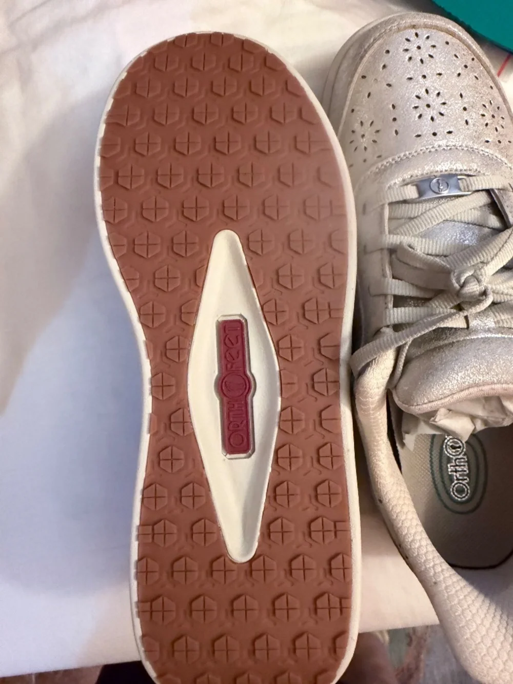MISMATCHED / SPLIT-SIZE PAIR, Left Shoe-Size 9.5 Wide Right Shoe- 9W BRAND NEW